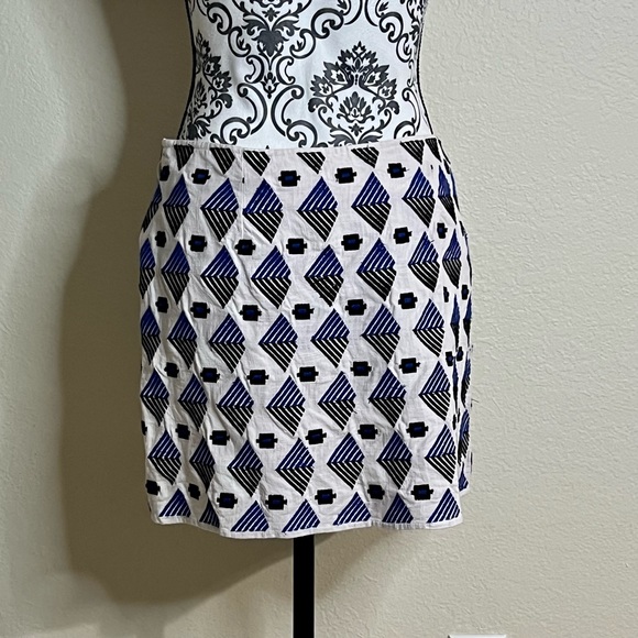 THML EMBROIDERED MINI SKIRT LARGE - Picture 3 of 5